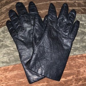 Leather gloves